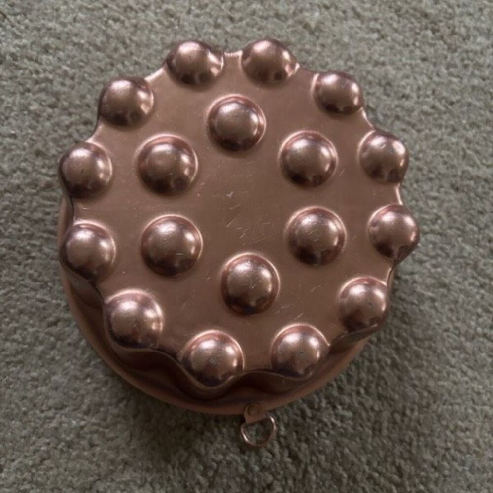 Vintage 4 Cup Jello Mold